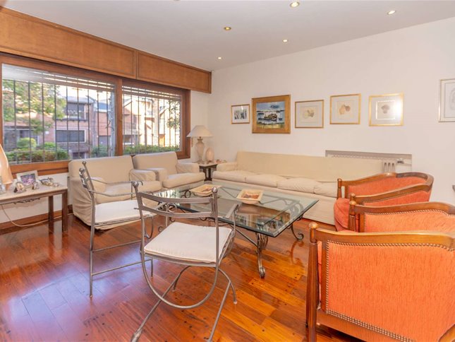 Venta Casa Puerto del Buceo 5 Dormitorios 4 Baños Garaje para 4 autos Fondo Verde de 200 mts con parrillero — foto 4