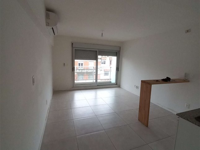 Alquiler Monoambiente Pocitos Nuevo al frente con balcón 1 Baño Parrillero — foto 2
