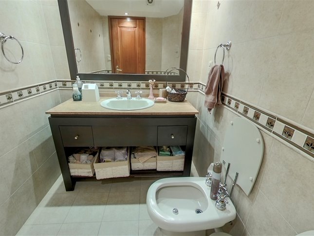 VENTA APARTAMENTO PENTHOUSE DUPLEX 4 DORM Y SERVICIO 2 GARAJES INDEPENDIENTES VISTA LATERAL AL MAR — foto 9