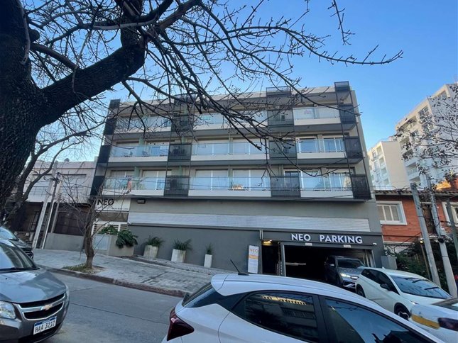 Alquiler Monoambiente Pocitos Nuevo al frente con balcón 1 Baño Parrillero — foto 12