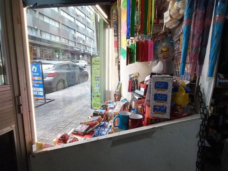 Venta Local Comercial sobre Tristán Narvaja a pasos de 18 de julio — foto 4