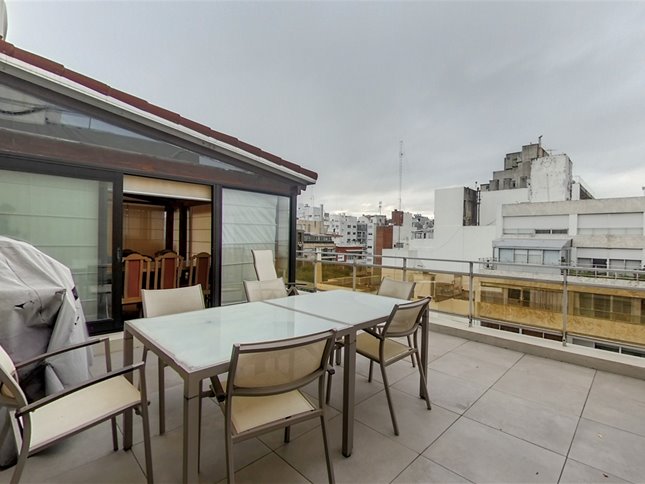 VENTA APARTAMENTO PENTHOUSE DUPLEX 4 DORM Y SERVICIO 2 GARAJES INDEPENDIENTES VISTA LATERAL AL MAR — foto 7