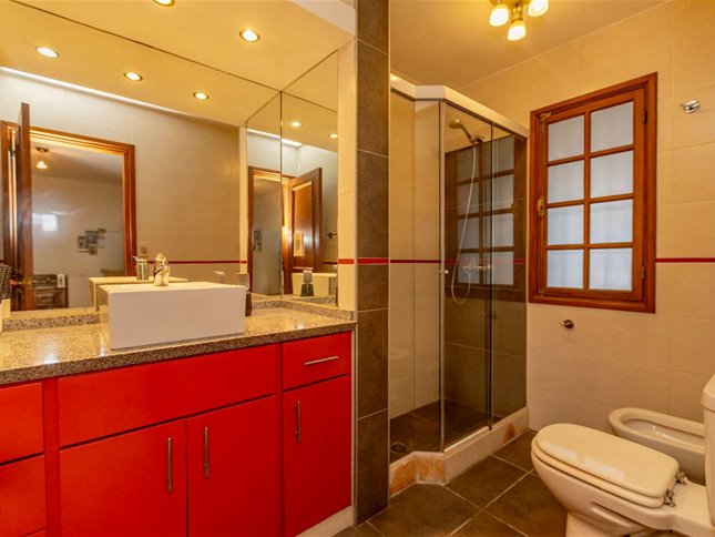 Venta Casa Puerto del Buceo 5 Dormitorios 4 Baños Garaje para 4 autos Fondo Verde de 200 mts con parrillero — foto 19