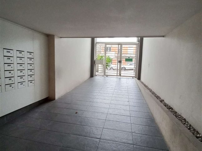 Alquiler Monoambiente Pocitos Nuevo al frente con balcón 1 Baño Parrillero — foto 7